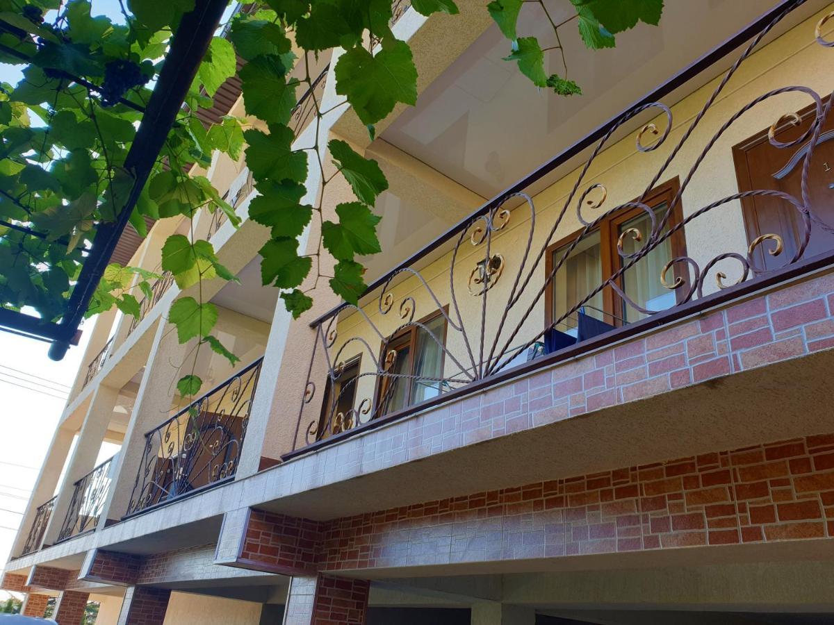 Guest House Lykhny Gagra Exterior foto